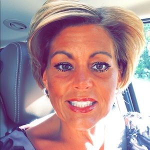 Meet your Posher, Sally